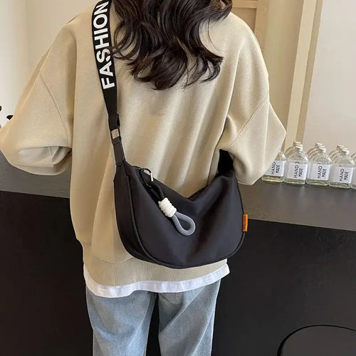 2026 New Fashion Crossbody Bag Simple Wide Shoulder Strap Design Single Shoulder Bag Original Style Commuting Dumpling
