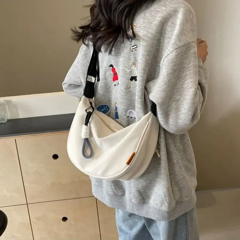 2026 New Fashion Crossbody Bag Simple Wide Shoulder Strap Design Single Shoulder Bag Original Style Commuting Dumpling