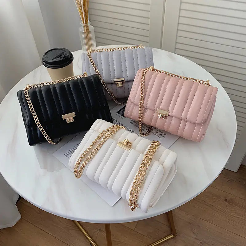 Fashion Chain Bag Detail