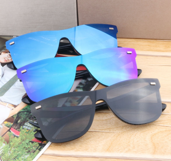 R&z - Sunglasses with Integrated Reflective Mirror"