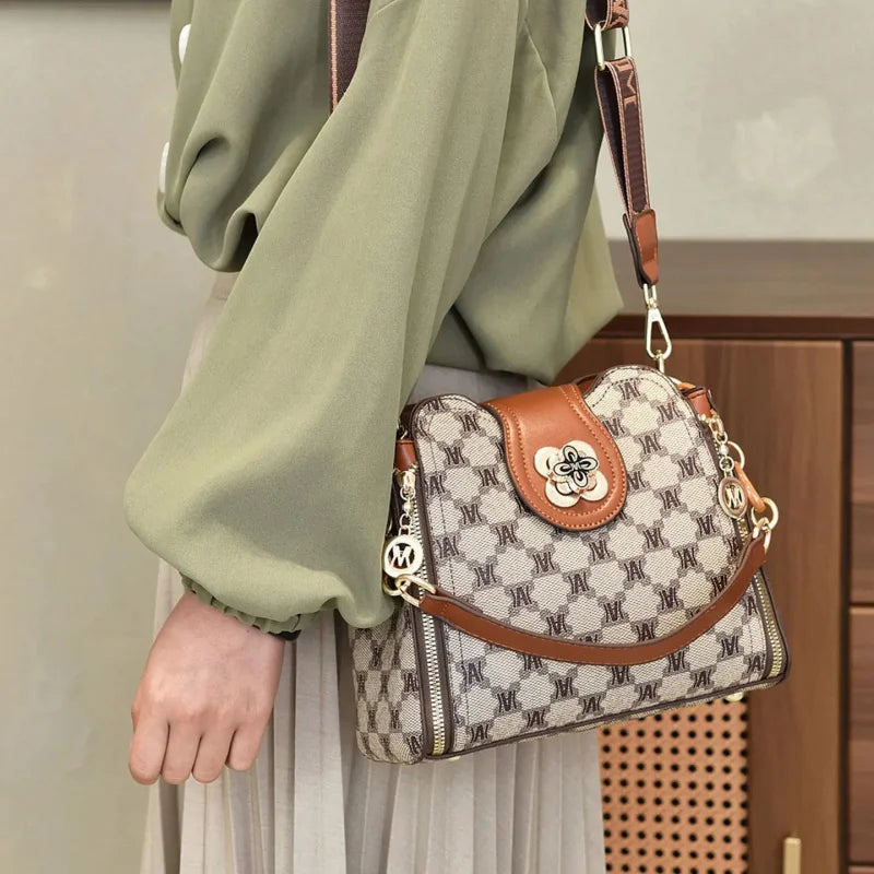 vintage letter printed shoulder bag, fashionable and versatile crossbody bag, suitable for work and daily use
