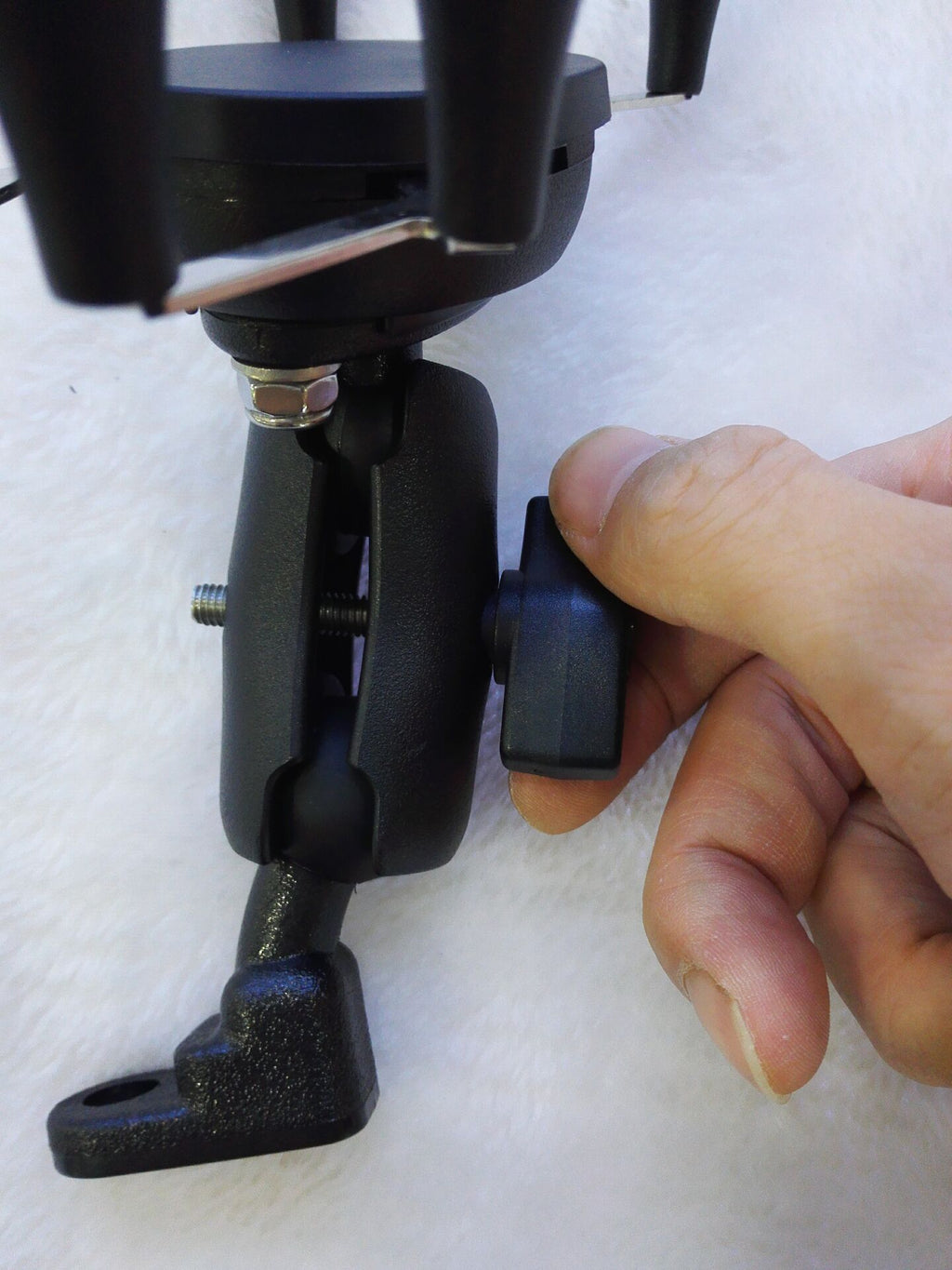 R&z - Theft Phone Holder for Motorcycles & Bikes