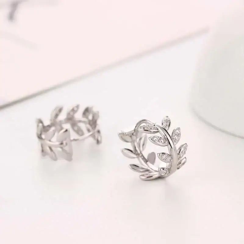 8.5mm Pave Zircon Olive Leaves Huggies Middle Hoop Loops Round Ring Piercing Crystal CZ Women Jewelry Pendientes