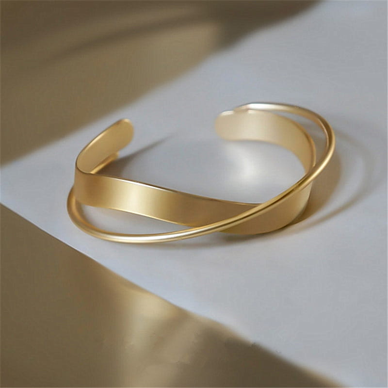 Simple Wave Cross Bracelet for Women’s Fashion