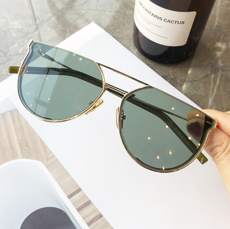 R&z - Sunglasses with Semi-Framed Edge Design
