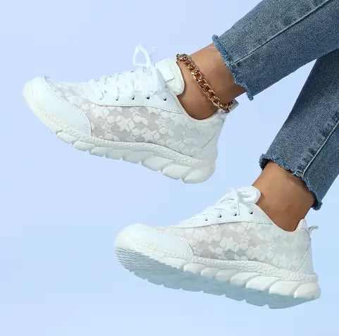 Sneaker image 4