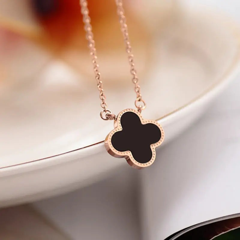 Clover Necklace with Elegant Pendant Design - black