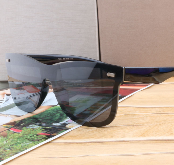 R&z - Sunglasses with Integrated Reflective Mirror"