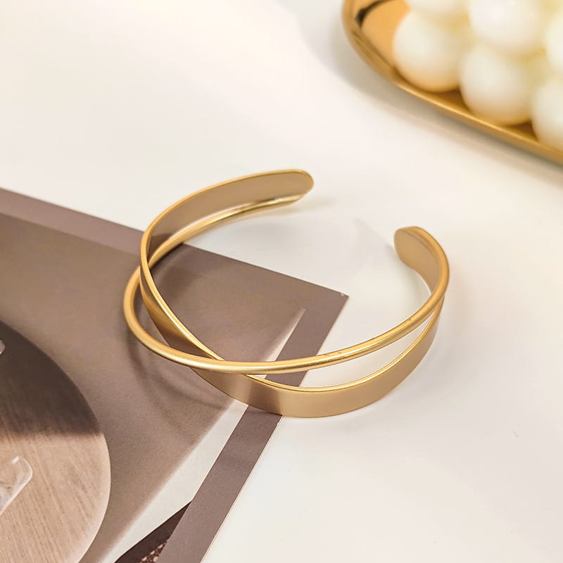 Simple Wave Cross Bracelet for Women’s Fashion