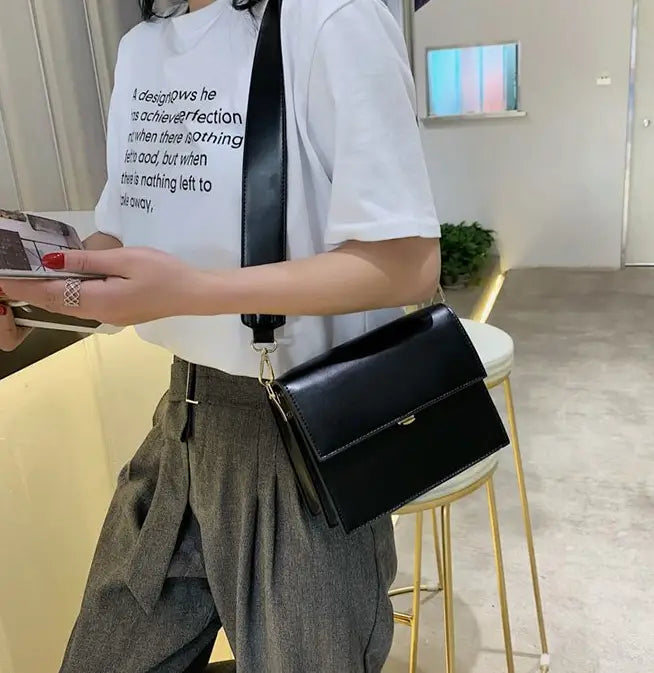 Small square bag in brown