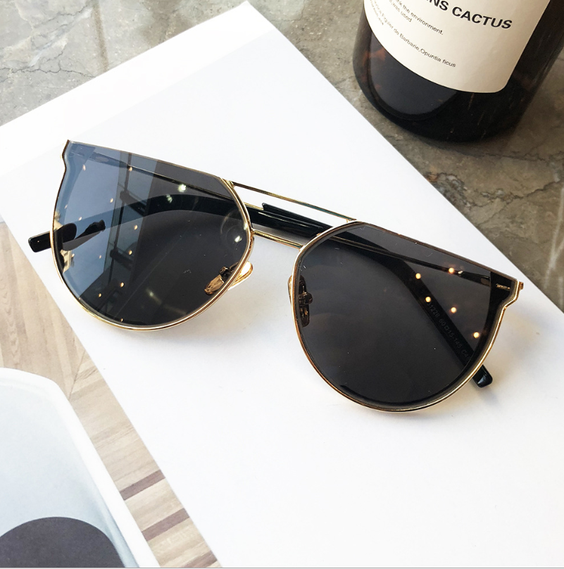 R&z - Sunglasses with Semi-Framed Edge Design