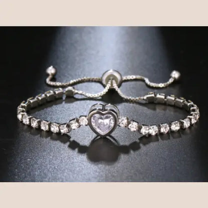 Expandable Bracelet with Zircon Heart Design