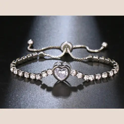 Expandable Bracelet with Zircon Heart Design