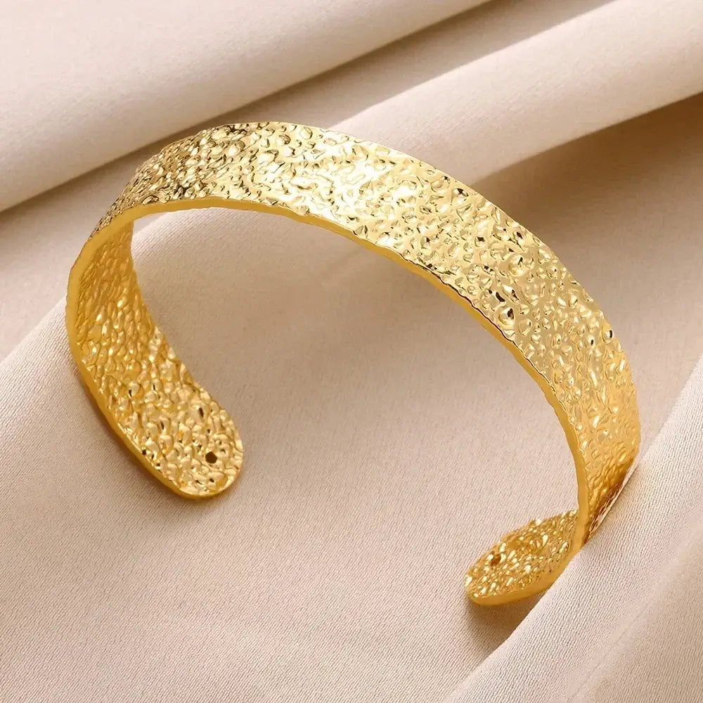 Exquisite Classic Bump Pattern Openning Bangles Bracelet For Women Cuff Bracelet Gold Color Stainless Steel Hand