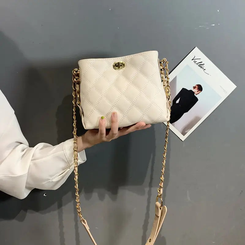 Fashionable Women’s Shoulder Chain Bag for Summer 2020 - Beige