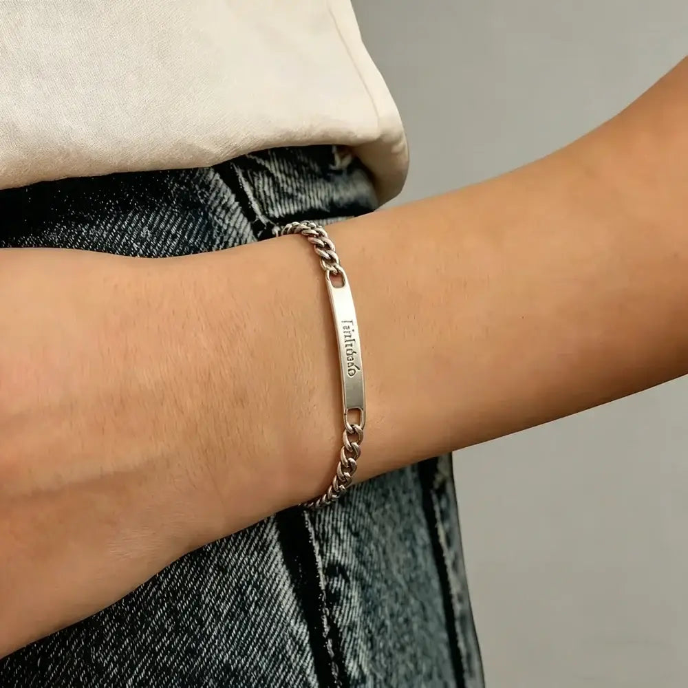 R&Z - Custom Engraved Couple Bracelet - Engrave 1 Side / Gold / Women 2