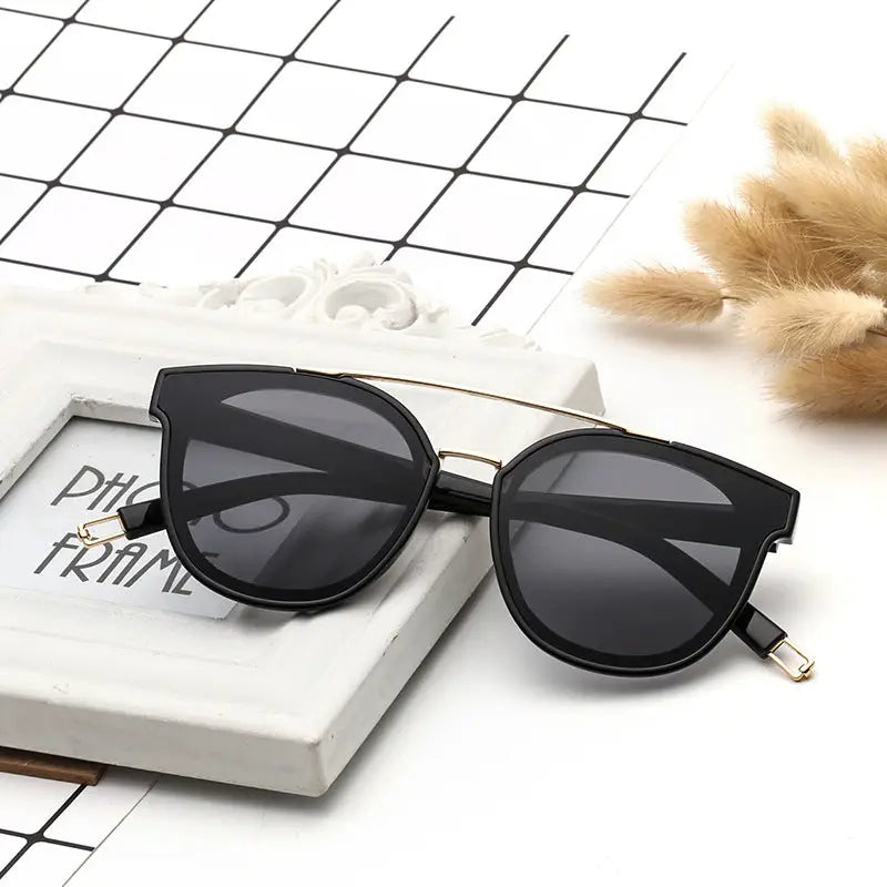 R&Z - Fashionable Women’s Oversized Sunglasses 2020 Trend