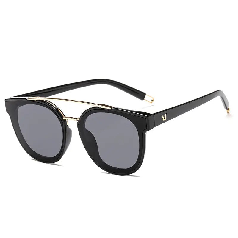 R&Z - Fashionable Women’s Oversized Sunglasses 2020 Trend - Black Grey