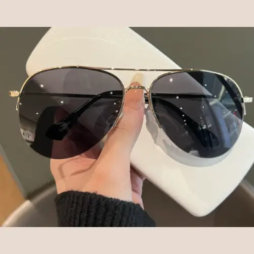 R&z - Sunglasses with Semi-Framed Edge Design