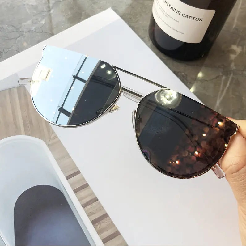 R&z - Sunglasses with Semi-Framed Edge Design - White mercury