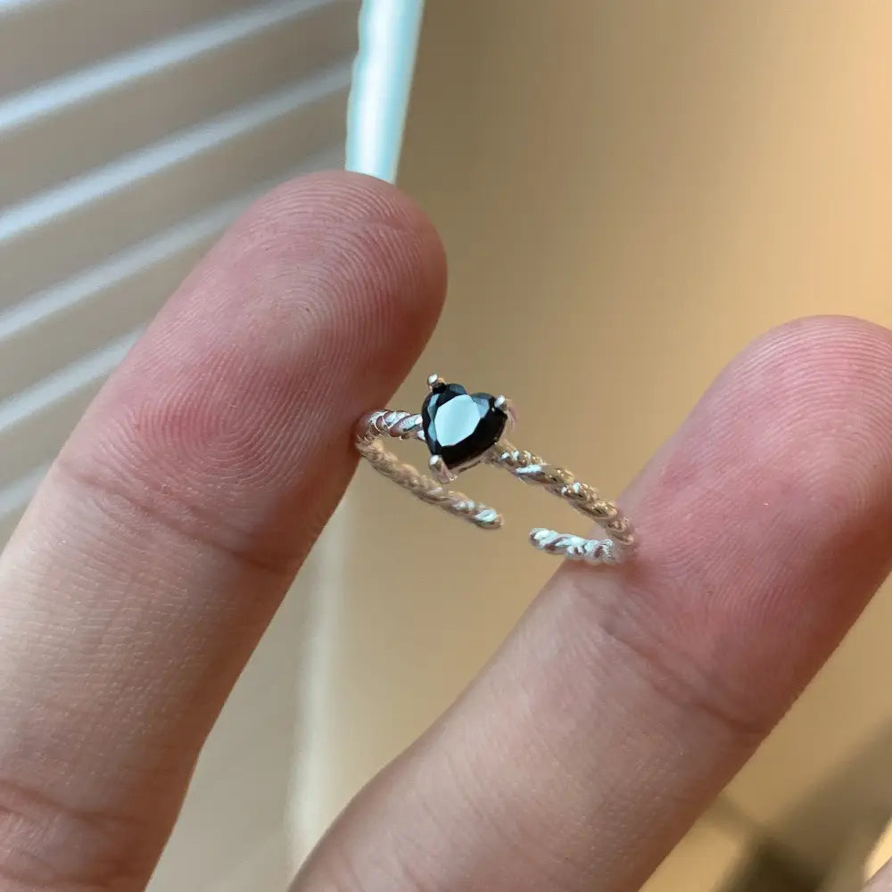 S925 Sterling Silver Black Zirconia Love Twist Ring - Silver