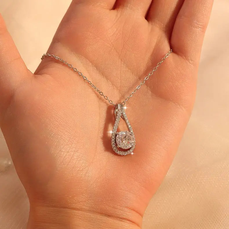 S925 Sterling Silver Necklace for Women - Moissanite one carat with certificate / 925 Silver