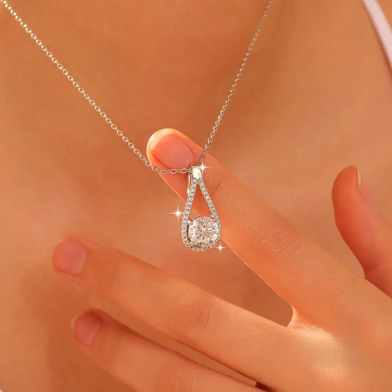 S925 Sterling Silver Necklace for Women - Moissanite one carat with certificate / 925 Silver