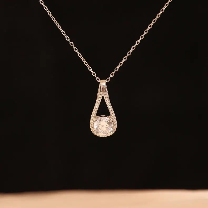 S925 Sterling Silver Necklace for Women - Moissanite one carat with certificate / 925 Silver
