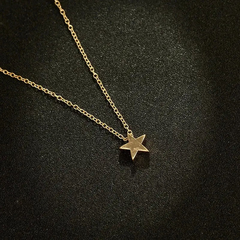 Simple Fashion Ladies Short Clavicle Necklace Fashion Thick Gold And Silver Stars Pendant Temperament Necklace Birthday